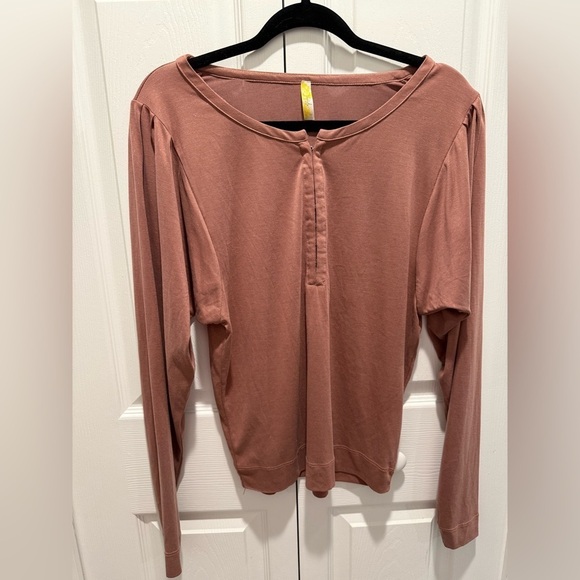 NWOT Free People Olivia Henley Top Dusty Rose - Picture 4 of 4